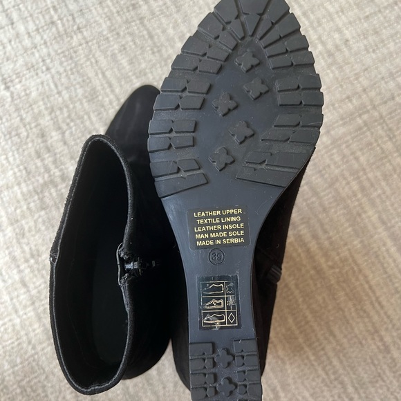 Giorgio Picino black suede lug sole booties / EU size 39 / excellent condition - Picture 5 of 6